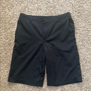 Under Armour Golf Shorts in Black size boys/teens 16